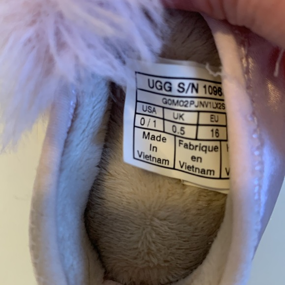 Infant UGG size 0/1 - Picture 4 of 5